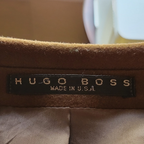 Hugo Boss Cashmere & Wool blazerCross Posted on the BUYSELL Clothing app. - Picture 9 of 10